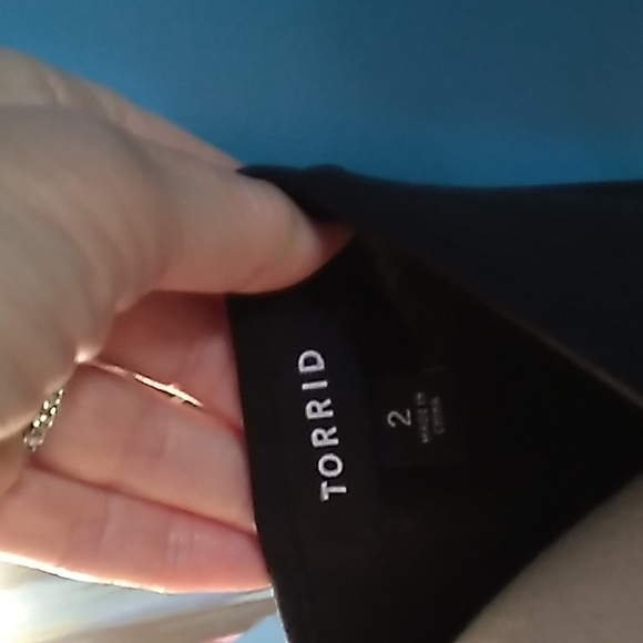 Torrid Cold Shoulder Dress 👗 - Picture 6 of 9